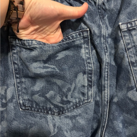 GAP Mid Rise Ultrasoft Easy Horseshoe Jeans Large | Relaxed Barrel Fit Denim - Picture 8 of 9